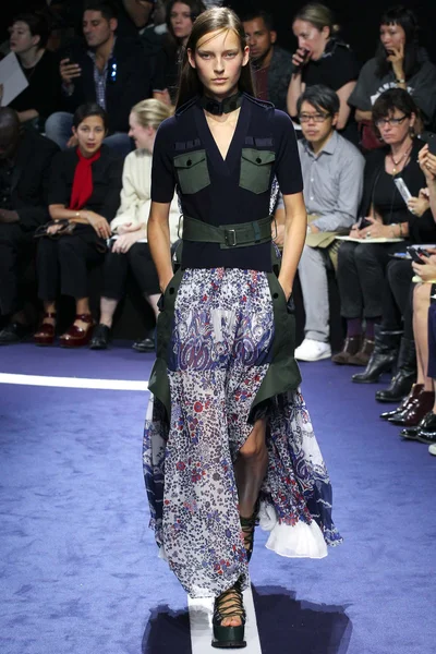 Look 44
